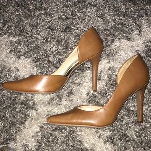 Chestnut pumps